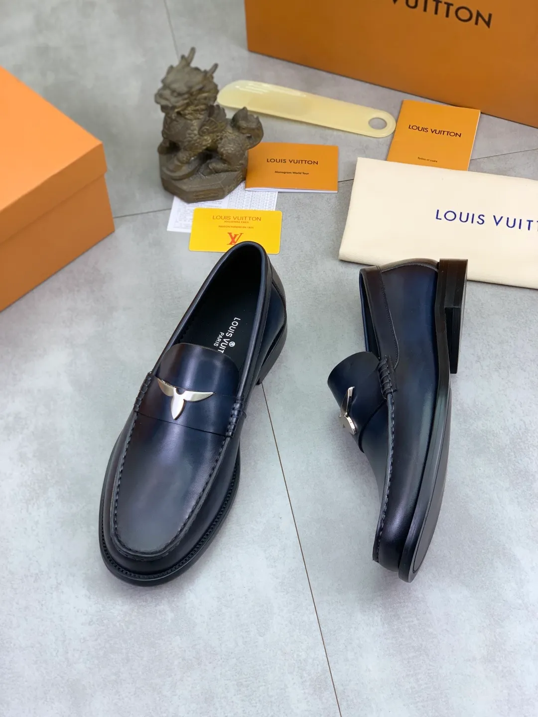 Men's men's shoes 💰P542 New style 💶[LOUIS VUITTON] Water-dyed Niuli Original order New style 🍀LV Louis Vuitton *——Top version of LV classic leather shoes! Made of imported original calfskin, original leather side strips and wear-resistant high-end rubber outsole! High quality products! Color: 3️⃣optional Size: 38-44 (45 customized)